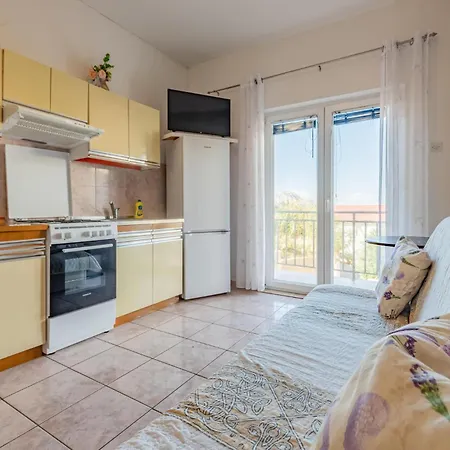 Apartment Nice In Pag With House Sea View Pag Town