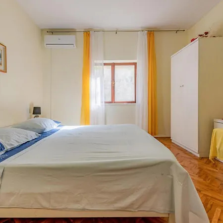 아파트 Nice In Pag With House Sea View *